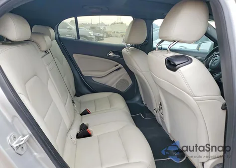 2016 Mercedes-Benz Gla 250 z USA, uszkodzony, nr VIN WDCTG4EB6GJ255678